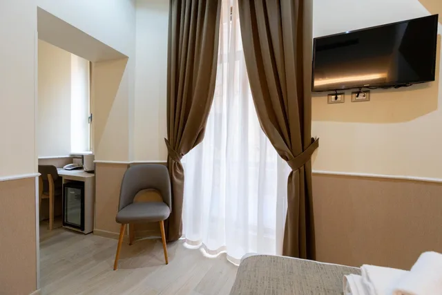 Deluxe, Single, Balcony, Hotel Maximus 3/8