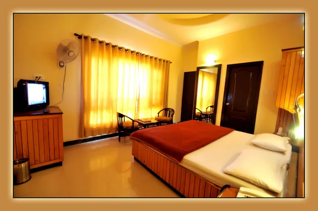 غرفة فاخرة بسرير كوين، Aachman Regency 9/10