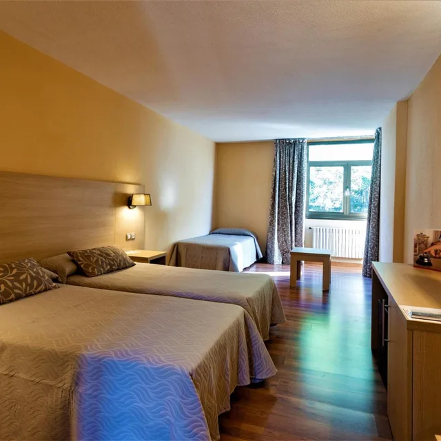 غرفة ثلاثية بسرير فردي، Panorama Hotel 6/9