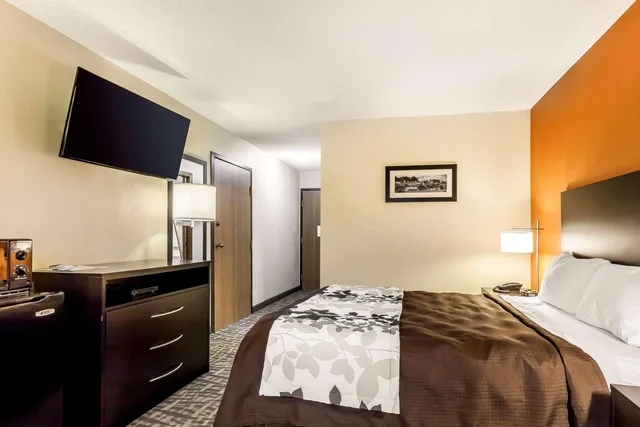 غرفة بسرير كوين، Quality Inn Wooster OH 2/7