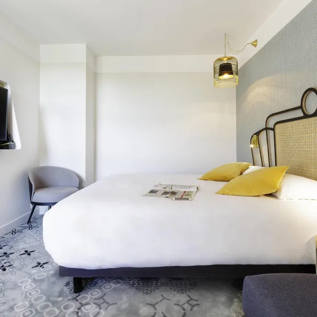 غرفة بريفيليج ثلاثية بشرفة، Hotel Mercure Orleans Portes de Sologne 4/7
