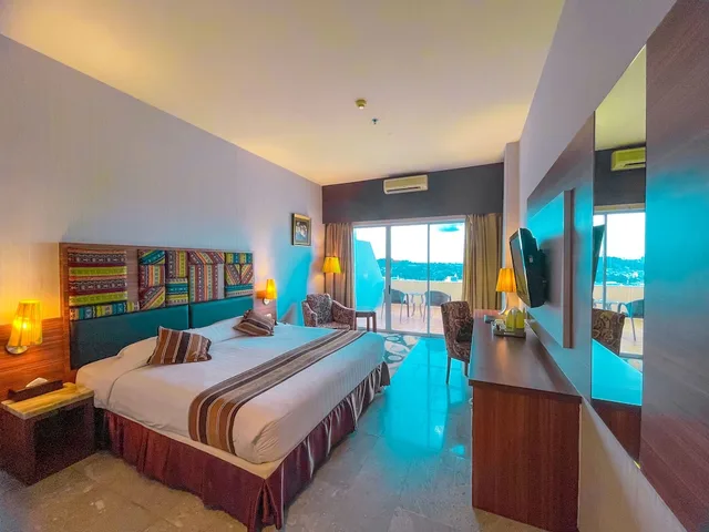 غرفة ديلوكس بسرير مزدوج، Crown Vista Hotel 4/8