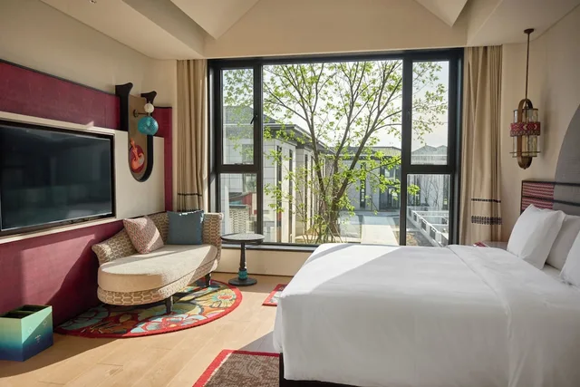 غرفة قياسية بسرير كينج بإطلالة على الفناء، Hotel Indigo Sayram Lake by IHG 8/10