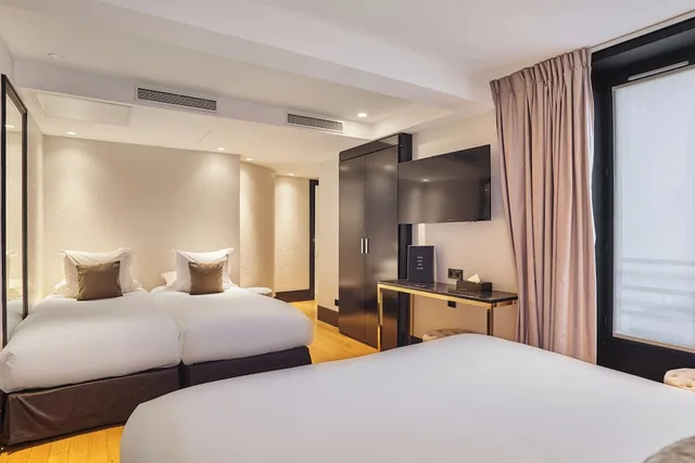 غرفة رباعية، Hotel Eiffel Petit Louvre 4/10