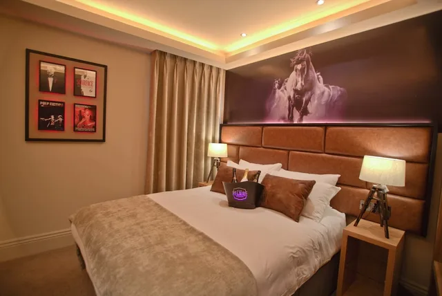 Room, Double Bed, The Residence Hotel 4/10