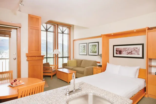 Studio, Mountain View, Pan Pacific Whistler Mountainside 1/1