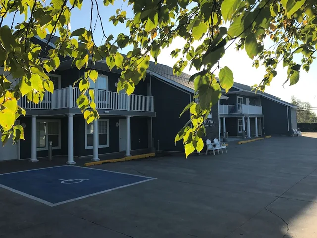 Royal Inn & Suites، كورنر بروك 45/50