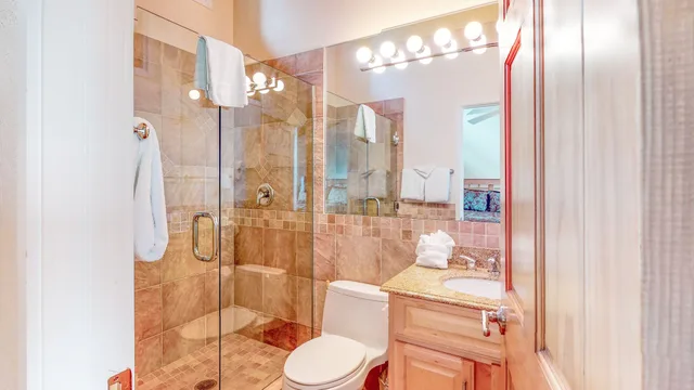غرفة متصلة ديلوكس بسرير كينج وسريرين كوين بـ3 غرف نوم، Laurelwood A Destination Residence 7/8