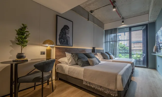 Room, 2 Queen Beds, Xl، Hashtag 98 Hotel 3/10