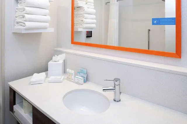 Room, Multiple Beds, Accessible، Hampton Inn & Suites Buena Park 5/6