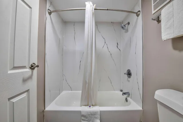 غرفة بسرير كينج بجاكوزي، Studio6 Jackson, MS - I-55 6/8