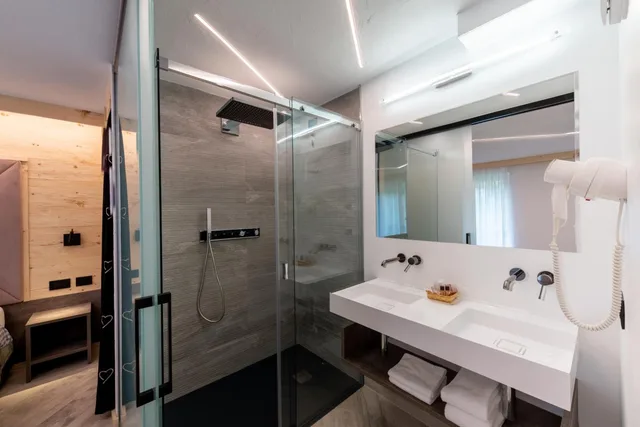 جناح بإطلالة على الجبل، HOTEL CHALET PINETA 7/10