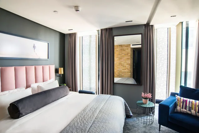 Premium, Studio, King Bed, Native Bankside 2/10