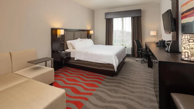 غرفة بسرير مزدوج لذوي الإعاقة، Holiday Inn & Suites Houston West - Westway Park, an IHG Hotel 4/4