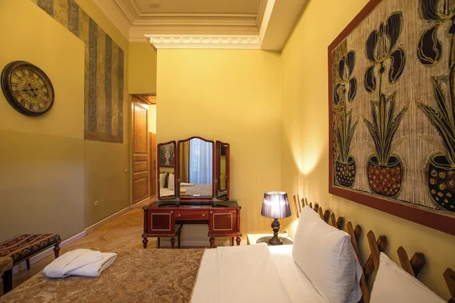 غرفة كلاسيكية بسرير كينج بشرفة، Hotel Rustaveli 6/9