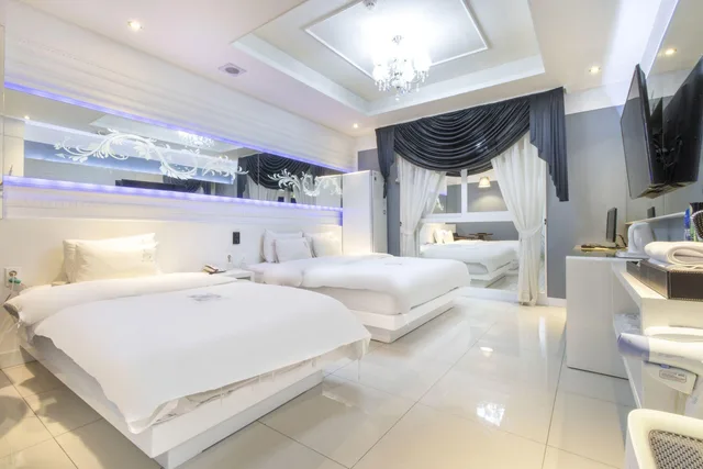 غرفة بسريرين منفصلين، Dom Hotel 1/1