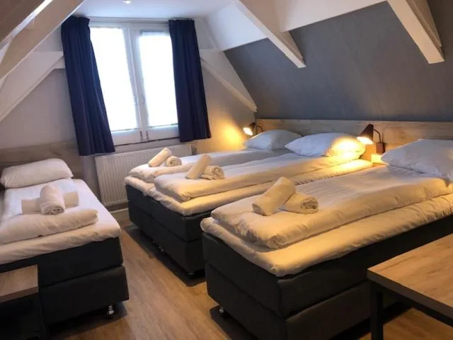 غرفة رباعية، Facade Hotel Amsterdam 1/4