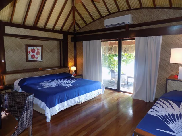 Beach, Bungalow، Hotel Maitai Polynesia 1/2