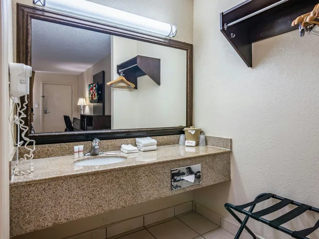 غرفة ديلوكس بسرير كينج، Red Roof Inn Orlando South-Florida Mall 3/3