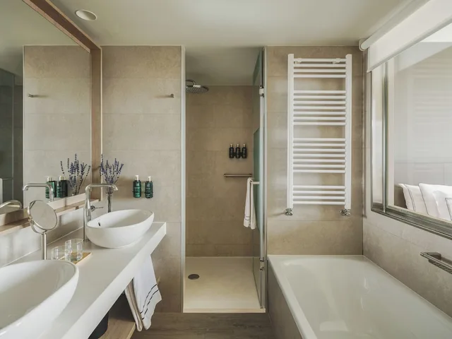 The Level, Family Suite, Twin Beds, City View, Sofa، MELIA BARCELONA SKY 10/10