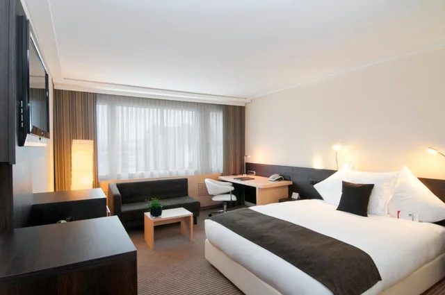 Premium, King Bed, Queen Bed, Crowne Plaza Zurich 3/10