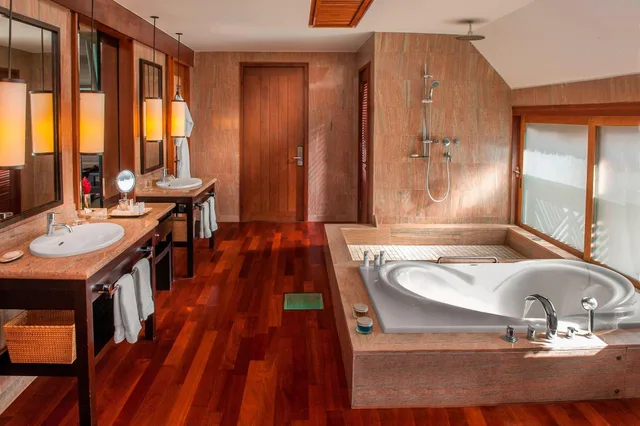 فيلا بسرير كينج، The St Regis Bora Bora Resort 1/2