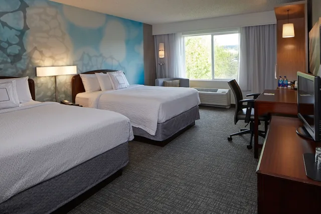 غرفة قياسية بسريرين كوين لذوي الإعاقة، Courtyard By Marriott Portland Southeast Clackamas 2/3