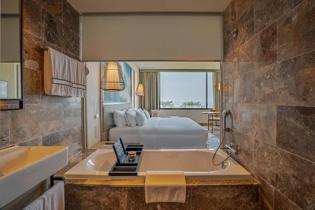 غرفة ديلوكس بسرير مزدوج أو سريرين منفصلين بإطلالة على البحر، Melia Danang Beach Resort 6/8