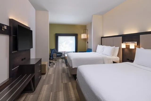 جناح بسريرين كوين مع أريكة لذوي الإعاقة، Holiday Inn Express And Suites Lakeland South 1/9