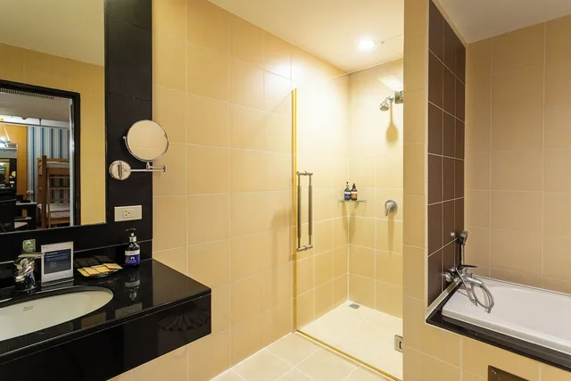 غرفة عائلية بسرير مزدوج وسرير بطابقين، Deevana Plaza Phuket Patong 5/5