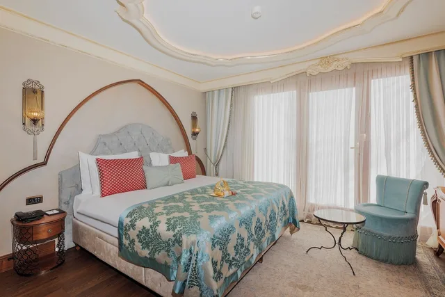 غرفة فاخرة بسرير كينج بشرفة، Romance Istanbul Hotel 4/10