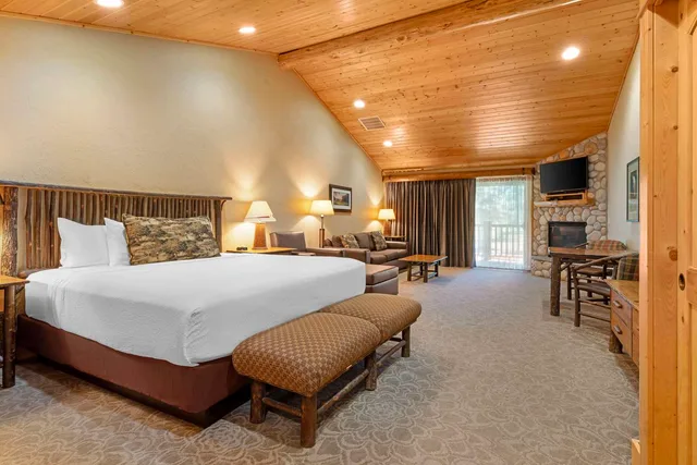 جناح بسرير كينج مع أريكة بجاكوزي، BEST WESTERN PONDEROSA LODGE 2/8