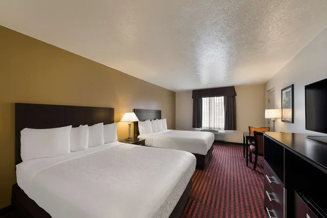 غرفة بسريرين كوين، Best Western Salinas Valley Inn & Suites 2/2
