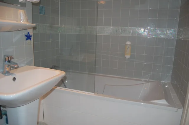 Room, Triple, 1 Double and 1 Single Bed, Hotel Jean Bart 5/5