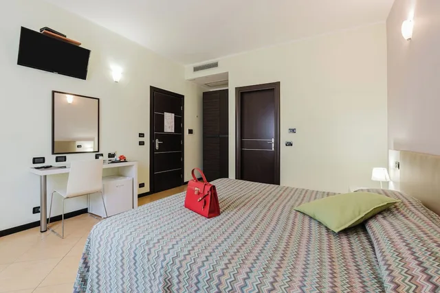 غرفة بسرير مزدوج، Cerri Hotel 4/7