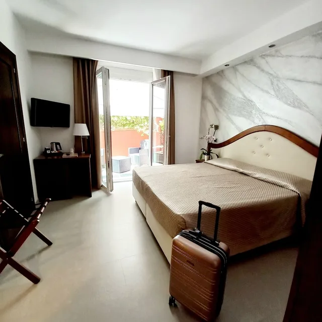 غرفة بسريرين منفصلين بشرفة، Nicoletta Hotel 2/4