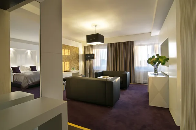 جناح، Platinum Palace 1/1