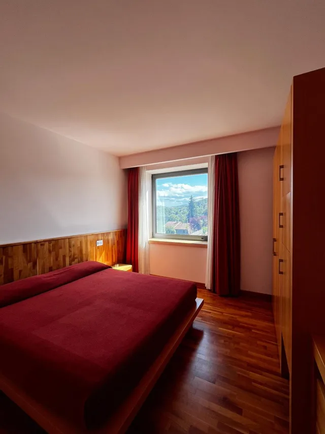 جناح، Hotel Don Guglielmo 2/7