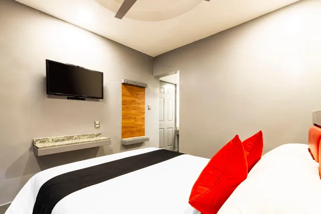 Standard, Hotel Sonora 6/10