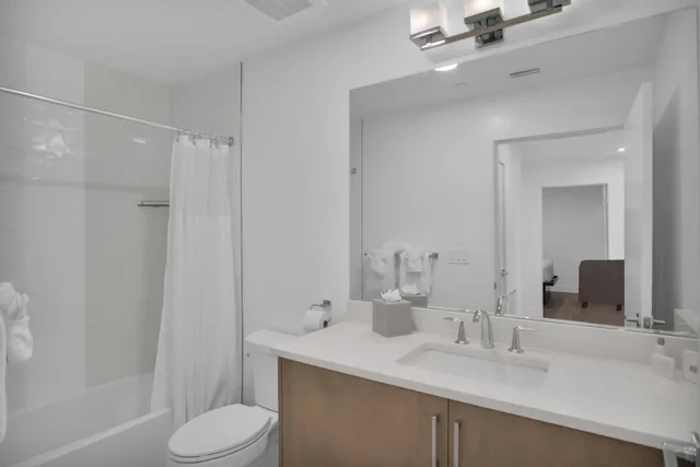 2 Bedrooms, Suite, Bay View, The Avalon Club 8/10