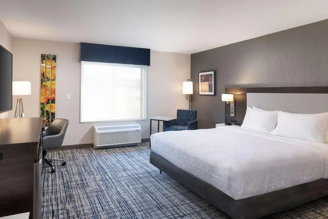 استوديو بسرير كينج، Hampton Inn Suites Manteca 1/3