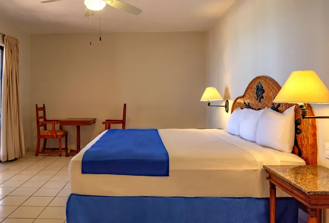 غرفة قياسية بسرير كينج بإطلالة على البحر، Reef Yucatan All Inclusive Hotel and Convention Center 2/4