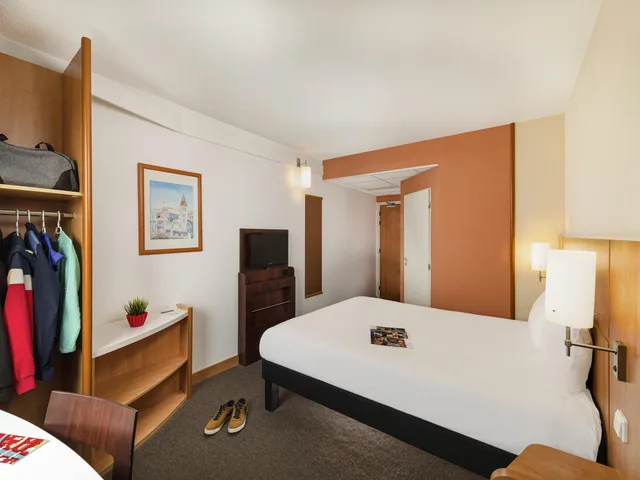 Standard, Double or Twin Bed, Ibis Praha Mala Strana 5/6