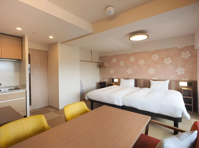 غرفة بسريرين مزدوجين بمطبخ، HIYORI RESIDENCE KYOTO KAMOGAWA 2/12