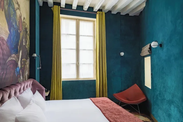 غرفة سوبيريور بسرير كوين، Hotel Du Petit Moulin 1/6