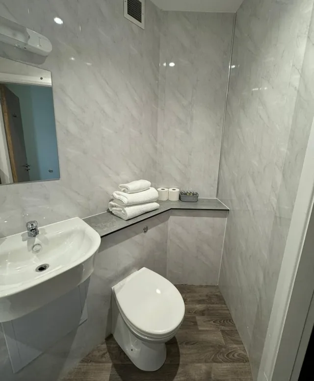 غرفة قياسية بسريرين منفصلين، Britannia Inn Glasgow 7/10
