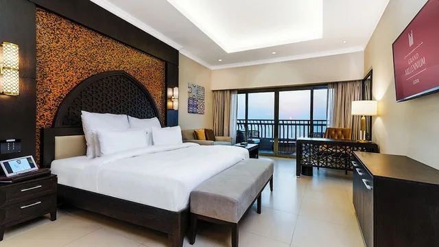 Accessible Room with One King Bed CM، جراند ميلينيوم جيزان(Grand Millennium Gizan) 1/5