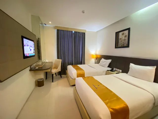 Superior, Twin Beds, Smoking, The Safin Hotel 1/1