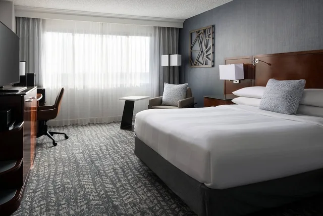 غرفة بسرير كوين لذوي الإعاقة، Bakersfield Marriott At the Convention Center 1/4
