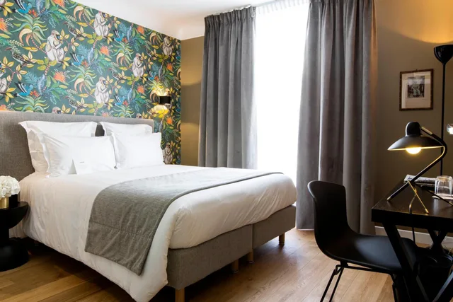 جناح جونيور بشرفة، Mathis Elysees Matignon 3/8